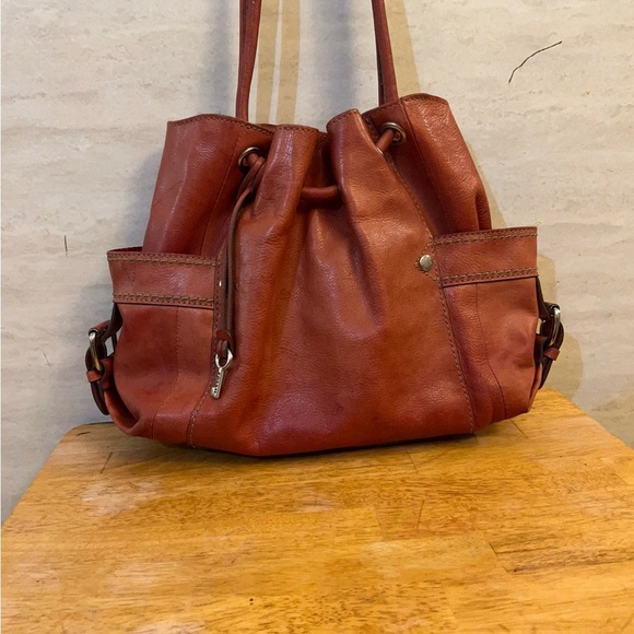 Fossil Elegant Red Leather Bucket Women's Bag - Picture 4 of 16